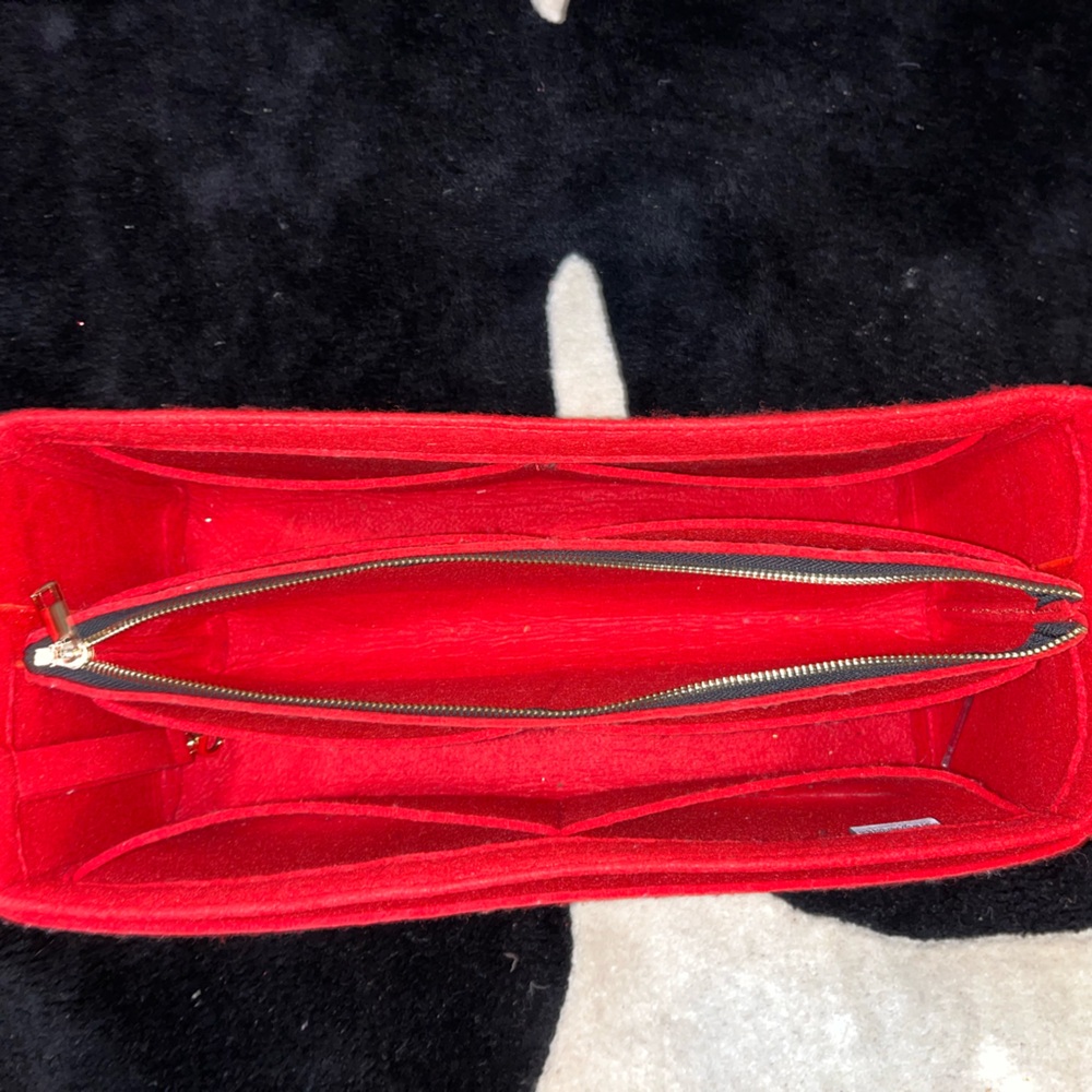 Women’s red purse organizer with multi pockets